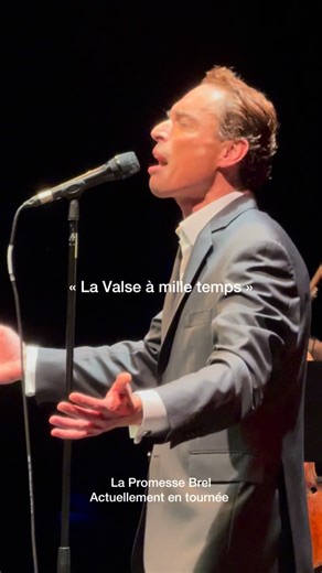 Spectacle - La Promesse Brel (hommage Jacques Brel) on Instagram: "Avec La Valse à mille temps, les mots, les silences et les élans reviennent comme des souvenirs familiers. ❤️ Ce n’est pas Brel que l’on voit sur scène, mais quelque chose de lui renaît. Une voix, une présence, une émotion intacte. 👀 Et pendant quelques minutes, le temps suspend son pas. 📆 Tournée 2026 - Prochaines dates : 📍7.02.26 : Orange (84) 📍4, 5 & 6.03.26 : Coppet (Suisse 🇨🇭) 📍7.03.26 : Varces (38) 📍2.04.26 : Reims 