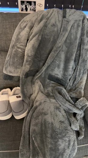 Men’s dressing gown and slippers #bathrobe #slippers #tiktokmademebuyit