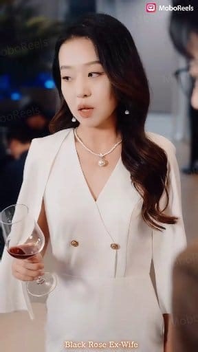 402K views · 10K reactions | Watch the full https://go.moboboost.com/d/68331370352 She gave up being a fighter pilot for him? Honey, never dim your light for a man! ✈️ #fyp #drama #teleplay #movies #losangeles #moboreels #ShortDrama #BadassHeroine #DivorceRevenge #espn #boisestate | Ada Uslua | Facebook