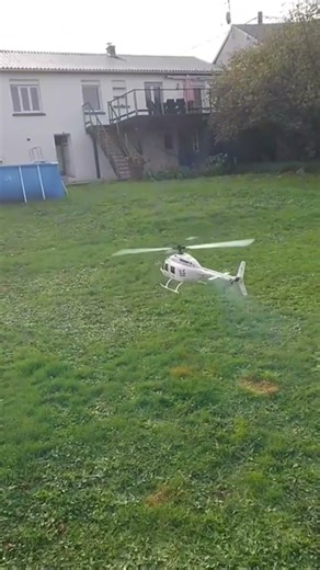première stationnaire😱jet-ranger graupner😜#rc #rchobbies #helicopter‪@PditB‬ ‪@nicox474‬