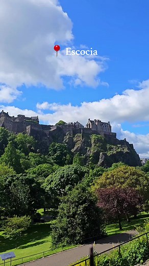 Escocia- Edimburgo #escocia #edimburg #edimburgo #edimburgoescocia #reinounido #unitedkingdom #scotland #pormasviajesporelmundo #unavueltaalmundo #viajandoli