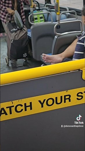 Public feet on the bus #nyc #brooklyn #feet