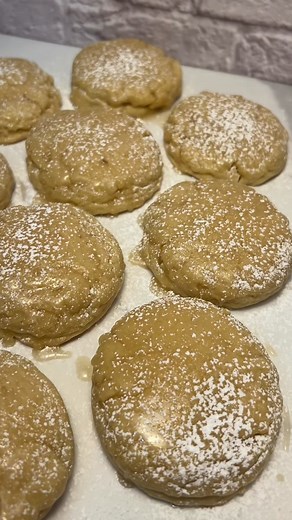 Cookie #8 in my series dedicated to my 👼🏼 is Kentucky Butter Cake! OMG these are just incredible. (@Chahinez- food blogger original recipe) Full recipe in video! #kentuckybuttercake #sugarcookies #sugarcookierecipe #viralcookies #nyccookies #bestcookiesever #crumblcookies #kentuckyderby