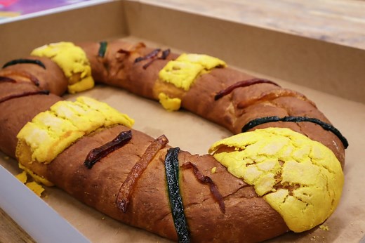 What is king cake and why is it eaten for Epiphany and Mardi Gras?