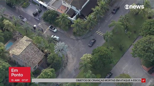 Gente, da onde esses caras tiram mais de 1,6 BILHÕES???Sendo que até ontem o Poze morava no rodo uma favelinha furreca em Santa Cruz?Agora tem uma coisa, qnd a PF fará uma visita na casa de certos sertanejos que fugiu do país e teve a investigação travada pelo ministro do STF?