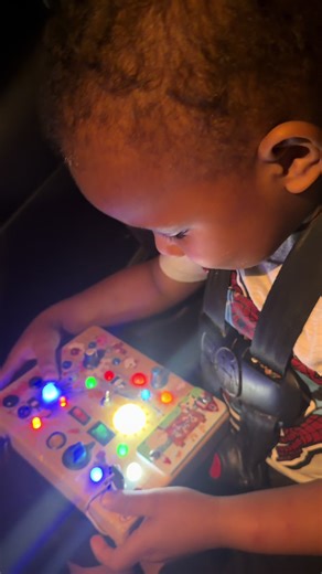 This type of sensory board can be really helpful for autistic kids because it gives them: ✨ Predictable cause-and-effect (flip a switch → light turns on) ✨ Fine motor skill practice with buttons, knobs, and toggles ✨ Safe sensory input without loud, chaotic noise ✨ A calming focus during transitions (like car rides or waiting rooms) ✨ A way to explore curiosity without getting into unsafe outlets or switches For many autistic children, hands-on sensory play helps regulate their nervous system. T