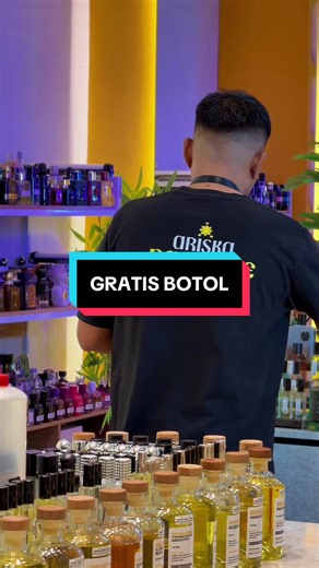 Ada tester, gratis botol, beli parfum dikasih free tester aroma lain juga, dan yang pasti harganya super duper terjangkau. #tokoparfumestetik #parfum #tokoparfumbandaaceh #ariskaparfume