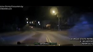 😱👌Mercedes quality! Brutal Police Chase of a W126 300 SE generation, watch the action packed Police Pursuit. German 1980s quality survives several 360 spins no problems! #w126 #mercedes #mercedesbenz #amg #mercedesamg #1980 #policepursuit #carchase #polizei #verfolgungsjagd #polisjakt #biljakt #förföljande | GTBOARD.com