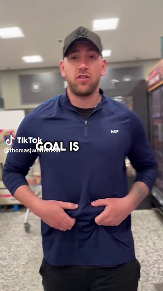 Here’s EXACTLY what you should eat in a calorie deficit if your goal is to drop as much chub as possible before summer—and stay full doing it. (You can eat as much of this stuff as you want and still lose fat.) Why? Because these foods are either: 1️⃣ High in protein, low in calories – they crank up your metabolism (thanks to TEF) and are hard to overeat. I mean, good luck smashing 4 chicken breasts in a day. 2️⃣ High-volume, high-fibre foods – meaning they fill you up fast without loading you u