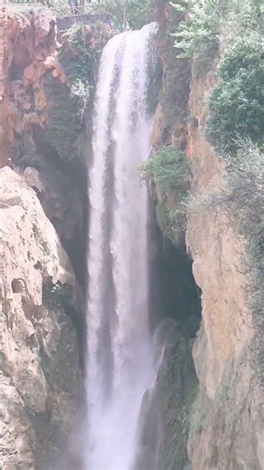 Cascada cola de caballo (Monasterio de piedra -Zaragoza- España)