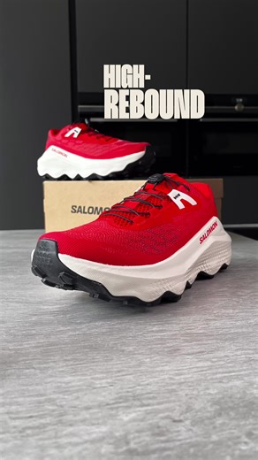 Improve your running speed, distance and endurance with Salomon Ultra Glide 4. A high-rebound midsole that delivers lots of forward energy! Break records with Salomon trail running gear. #salomon #runnerscommunity #trailrunner #runner
