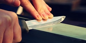 ナイフの「研ぎ方」完全ガイド！砥石種類や刃の形状まで詳しく解説 | TRILL【トリル】