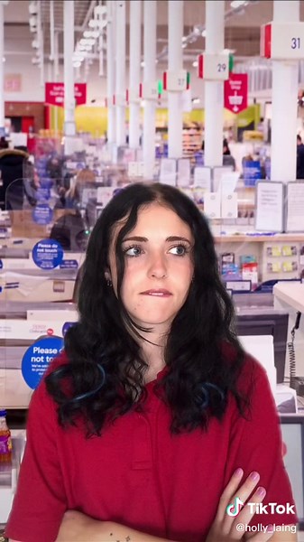 classic shoplifting technique 😅😩 #retail #retailproblems #customerservice #VirginMediaSpeedMC #MyIdoles #SHEINcares