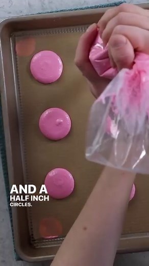 My detailed French macaron recipe has been carefully developed for anyone, from beginner to advanced bakers, to have success making their own flawless, beautiful macarons! I’m breaking down all the steps and sharing tons of tips to have you well on your way to perfect, full, envy-worthy macarons. If you’d like to make them at home in your own kitchen, comment “recipe” below or find find my full tutorial here: https://sugarspunrun.com/french-macaron-recipe/ #frenchmacarons #macaronrecipe #baking 