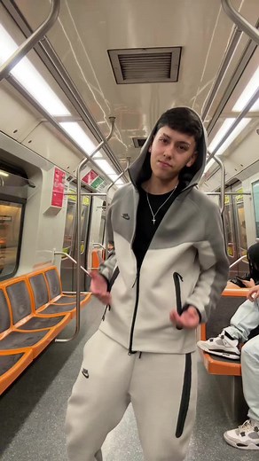 con mi conjunto rojo