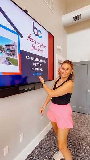 Jessica Roderick on Instagram: "POV: buying a house after living in an RV for 3 years #movingvlog #moving Follow our adventure here @family.of.nomads @blaircato"