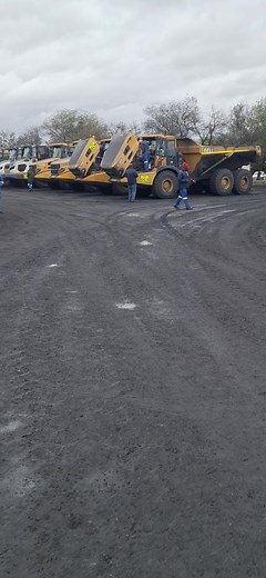 beasts are unleashed.. #ADT #FEL #OPERATORS #MINING_EXPERIENCE #EXCAVATOR #GRADER