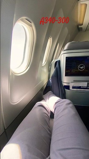 Lufthansa A340-300 Business Class relaxing