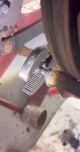 4.5M views · 33K reactions | TAKE YOUR PENETRATING OILS THROW THEM IN THE TRASH﫵 My mobile mechanic removes a seized ￼ slide pin with an unconventional method…. #MobileMechanic #brakes #brakepads #brakerepair #autorepair #mechaniclife #fixit #automotive #mobilemechanic #hot #repair #mechanicsoftiktok #carcaretips #mechanichacks #tipsandtricks #howtotiktok #howto | My Mobile Mechanic / Auto Repair & Brake Replacement. | Facebook