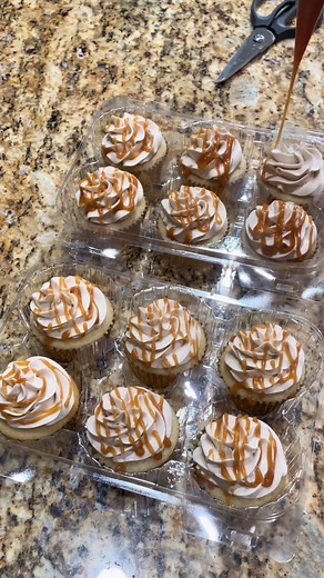 Caramel cupcakes😋 #kasakakes #AZbaker #phoenixcakes #cakedecorating #customcakes #cake #dessert #birthdaycake