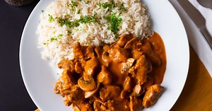 Des invités dimanche midi ? La recette du bœuf stroganoff vraiment facile et sans prise de tête