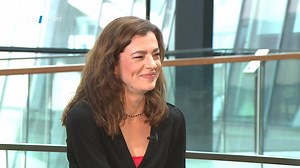 4K views · 30 reactions |  Motivační heslo atletky Kristiiny Mäki zaujalo nejen ve sportovním prostředí. Jak vlastně vzniklo 'vyrvat nohy z p*rdele'? "Tu hlášku jsem používala už dlouho předtím na závody, kde člověk vidí startovku a nejde říct nic jiného. Napsala jsem si to pro štěstí a Žaneta Peřinová se mě na to zeptala. Musím říct, že nikdy jsem ji neviděla se na mě takhle koukat," smála se v České uličce.  | Oneplay Sport | Facebook