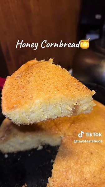 Simple recipe with a ✨twist✨ Recipe: 1 box of Jiffy honey cornbread mix 1 egg 1/3 cup of milk 1/3 cup heavy whipping cream 1 tbsp vanilla extract 2 tbsp of melted unsalted butter 2 tbsp of honey Coat castor iron skillet w/ unsalted butter. Bake on 400 for 15 mins. Remove from oven. Use a toothpick to puncture the cornbread. Drizzle honey butter w/ a dash of cinnamon on top. Bake for an additional 3 to 5 mins or until golden brown. #cornbread #cornbreadrecipe #jiffycornbreadmix #thanksgiving #fyp