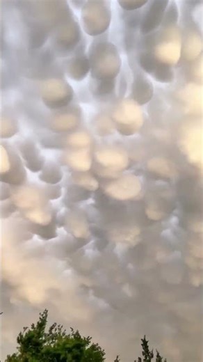 Clouds Look Like Fluffy Bubble Bath || ViralHog