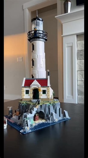 Review of the LEGO Ideas Motorized Lighthouse! This set is absolutely gorgeous with fun details hidden throughout, and some expertly crafted motion and light functions. I’m giving this set a 9 10, taking one point off beca~ | tj.bricky