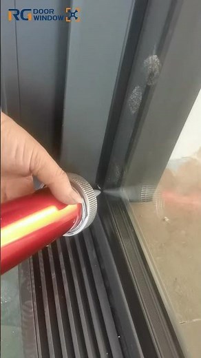 Sealant caulking on aluminium windows and glass. How is the technique?#windowseal #aluminum #doors