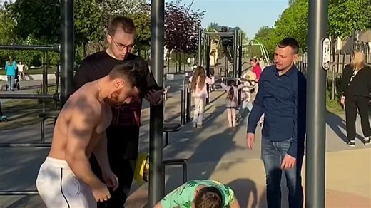 Bodybuilder pranks 😎