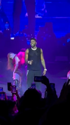 52K views · 565 reactions | Taas kamay sa lahat ng nag-twerk sa ‘Talk Dirty’ ni Jason Derulo!  #NuKingWorldTour #JasonDeruloInMANILA #JasonDerulo | Love Radio Manila | Facebook