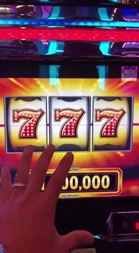 Guy Screams As Slot Machine Erupts Cash