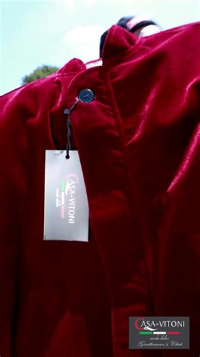 Nkosinathi Sah on Instagram: "Woza uzobona uhla lwethu olusha lwe-Casa Vitoni elitholakala eAllen Edwards 🔥🔥🔥 🤝 Contact : 0657170256 , 0105550292 or 0105550555 @AllenEdwardsofficial @casavitoni #Casavitoniapparel"