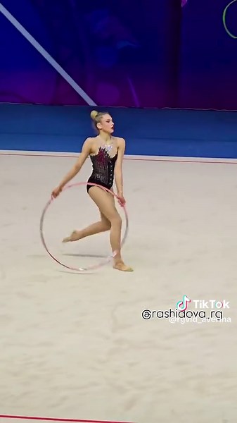 Liliana Lewinska Hoop 2026 ❤️🖤28.600 Liliana performing in the All Around of the Tashkent World Cup 🏆 📸Credit | @rashidova_rg #roadtoLA #rhythmicgymnastics #gymnastics #olympics2028 #rg