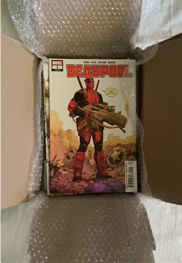 Deadpool comic haul‼️ 12 issues from the 2018 series and 1 from 2015. The seller shipped these with no bags and boards 😭 Everything arrived safe though 🙏 #comictok #comichaul #comics #deadpool #fyp