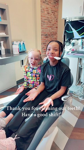 The Kids Dentist: Barney Plays School Adventure