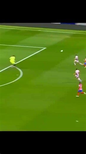 When goalkeepers get bored, they start turning into midfielders 😭Crazy dribbles, risky passes, skill moves under pressure, and moments that make everyone panic including their own teammates One second it looks genius, the next second it looks like the worst decision ever made by a goalkeeper