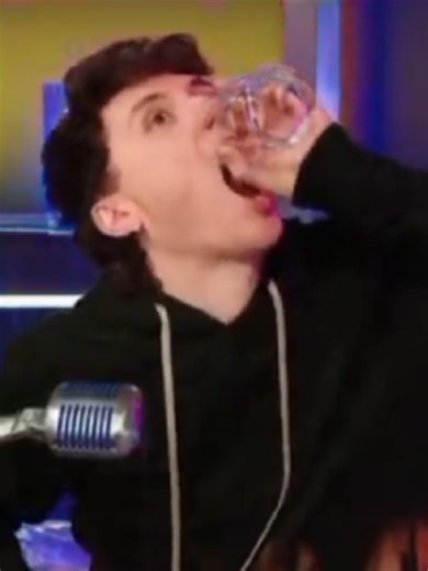 but i lowkey relate to dan i would fall off my chair too if phil lester called me clever and good at something #danandphil #danhowell #amazingphil #phan #fyp @Dan and Phil @daniel howell @AmazingPhil