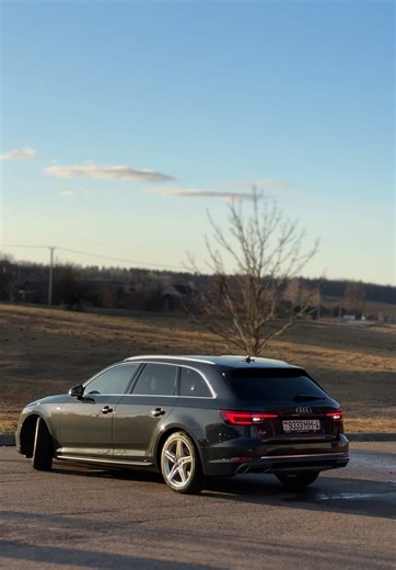Explore the Audi A4 S Line: Performance and Style