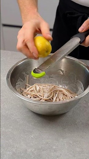 Il mio spaghetto estivo: CREMA DI MANDORLE, LIMONE E ZENZERO