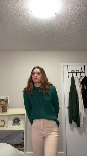 Fashion Spotlight: Cozy Knit Sweater Outfit Ideas