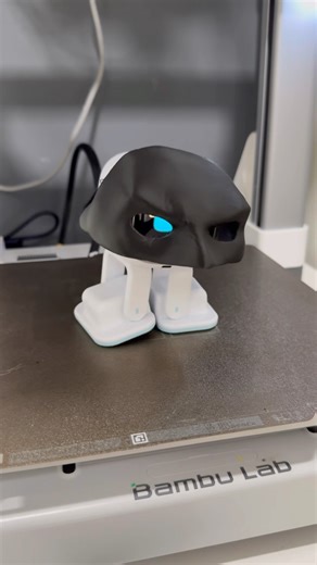 My new EMO Robot reminds me to get my 3D Prints! 😂 #emo #livingai #shorts #3dprinting #diy
