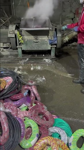 Extracting copper from wire sheath by high temperature dissolution method