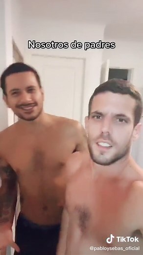 Nosotros cuidando a nuestra niña 👧😂😂😂