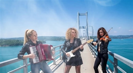 Згадай же, дівчино… | Ukrainian Folk × TikTok Pop🎻🪗#українськапісня #shorts #ukrainianmusic #ностальгія #кохання #folkpop #accordion #heartbreak