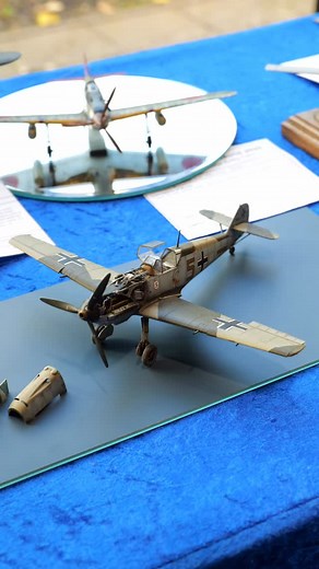 Who doesn’t know this aircraft? Even without cowling 🤪 Seen in Telford @ipmsuk #scalemodel #modelaircraft #modelbuilding #bf109 #ww2 #ww2aircraft #detailscaleview | Detailscaleview