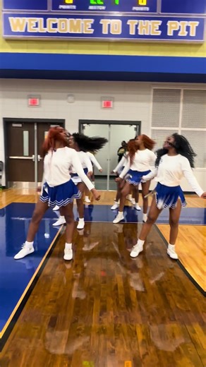 THE 2026 CHEERLEADERS WALK IN! WHO DO IT BETTER? Scccccccc💙💛. #stompnshake #blackgirlscheer #viralvideo #xyzbca #panthers