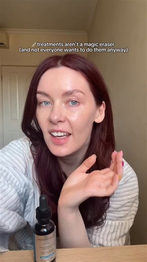 Hannah Collingwood English on Instagram: "ad What’s one thing you’d love your skincare to help with long-term? @skinceuticals P-TIOX has been my gentle go-to for targeting wrinkles and glass-skin radiance. It’s scientifically proven to reduce 9 types of wrinkles by 20%* and it improves texture and radiance in a week*, with long-lasting results after 3 months of use* A real multi-tasker! And on that note, it is all about the overall formula, not just single ingredients. I don’t like it when peopl