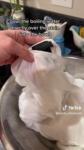 Quick Stain Removal Lifehack for White Clothes
